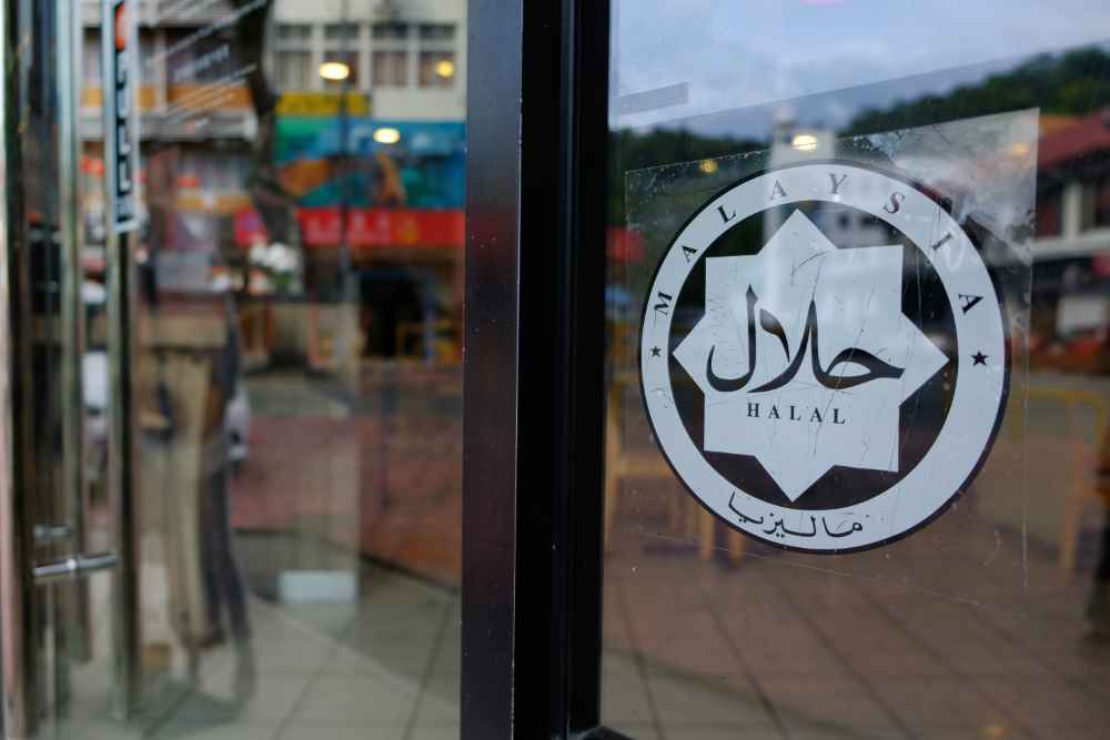 Opportunities for Malaysia Manufacturers in the Halal Market Opportunities for Malaysia Manufacturers in the Halal Market